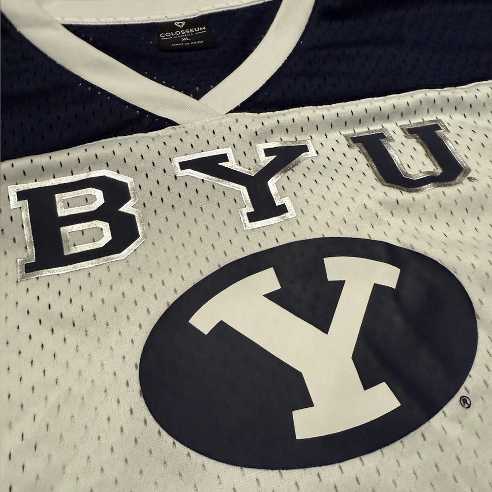 Colosseum Women's White BYU Cougars Treasure Cropped Football Jersey white XL - Picture 8 of 12